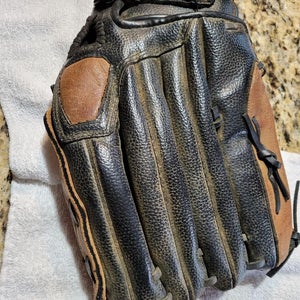 RH Wilson Infield A360 Softball Glove 14" (Used)