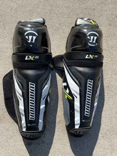 Like New Senior Warrior Alpha LX 20 16" Shin Pads (Used)