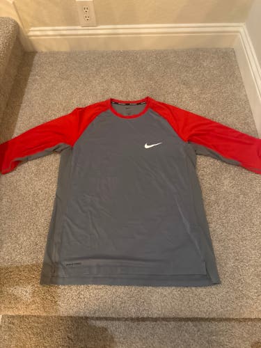 Gray/red baseball 3/4 sleeve XL Men's Nike Dri-Fit Shirt (Used)