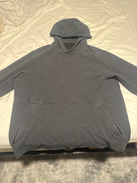 Gray Men's Large Lululemon Sweatshirt (Used)
