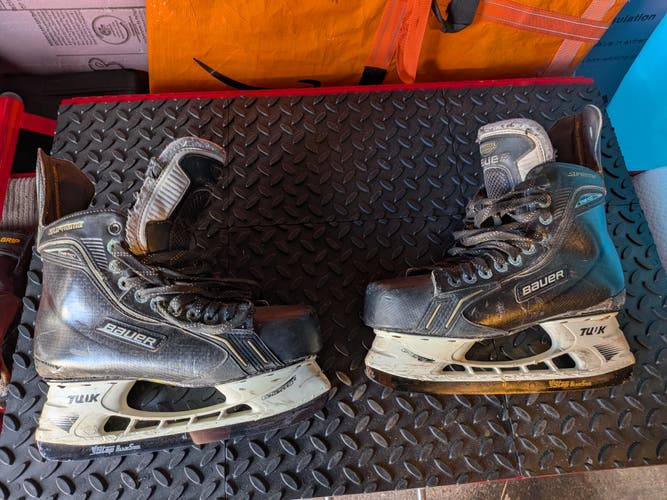 Bauer Supreme One100 Hockey Skates Extra Wide Width 9 (Used)