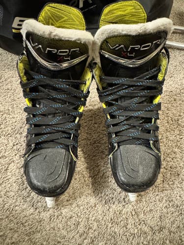 Bauer Vapor X4 Hockey Skates Size 1.5 (Used)