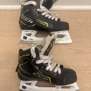 2020 CCM Super Tacks 9370 Hockey Goalie Skates Regular Width Size 4 (Used)