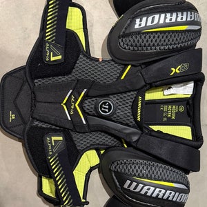 NEW MEDIUM  Senior Warrior ALPHA  QX Shoulder Pads