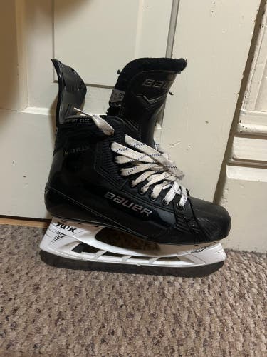 Bauer Supreme Matrix Hockey Skates Regular Width 8.5 (Used)