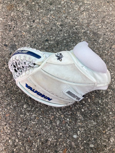 Senior Vaughn Ventus LT90 Regular Goalie Glove