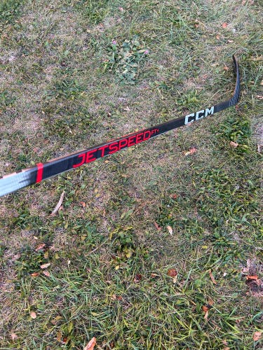 Intermediate CCM Ft+ Hockey Stick Right Handed P28 65 Flex (Used)