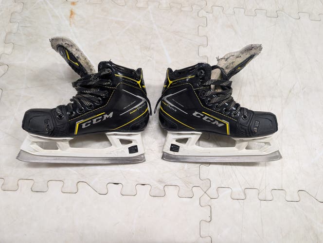 CCM Super Tacks 9380 Hockey Goalie Skates Regular Width Size 1.5 (Used)
