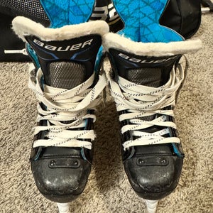 Bauer XLP Hockey Skates Size 1.5 (Used)
