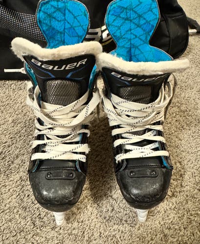 Bauer XLP Hockey Skates Size 1.5 (Used)