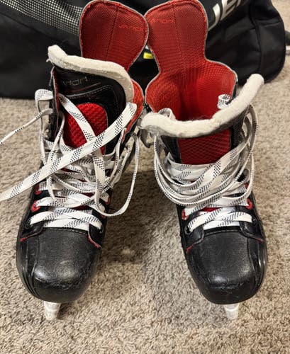 Bauer Vapor XLTX Hockey Skates Size 3.5 (Used)