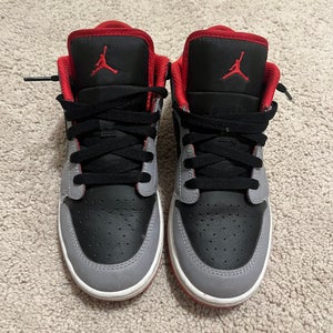 Kid's 4.5Y Jordans (No box)