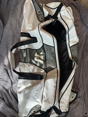 custom bundle for hudson