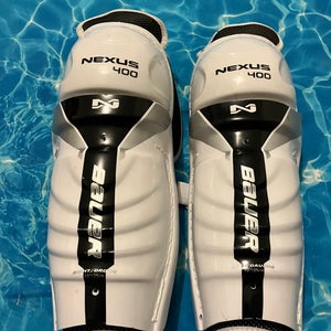 Junior Bauer Nexus 400 Shin Pads 10" (Used)