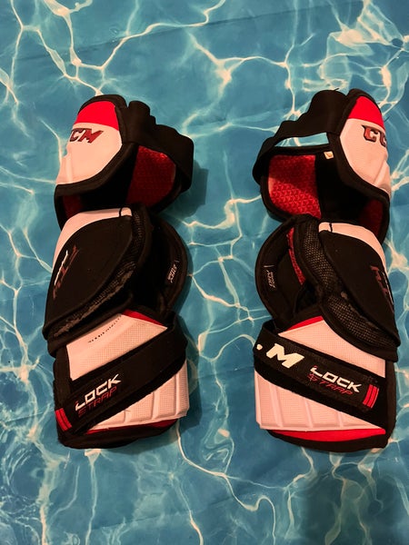 Senior Medium CCM FT4 Pro Elbow Pads (Used)