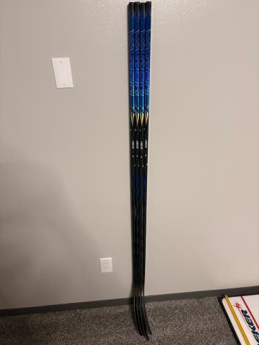 Senior Bauer Vapor FlyLite Right Handed Hockey Stick Pro Stock (New)