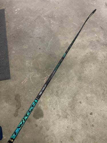 Youth Bauer Twitch Left Hand Hockey Stick (New)