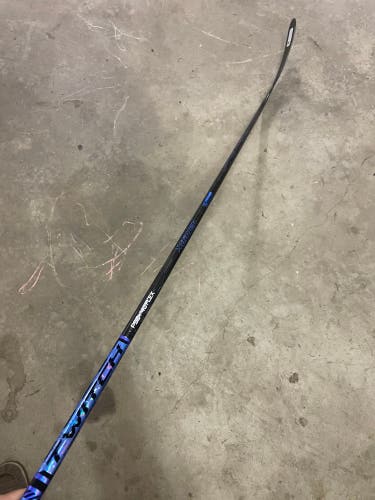 Youth Bauer Twitch Right Handed Hockey Stick (New)