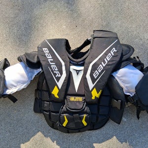 Intermediate Medium Bauer Elite Goalie Chest Protector (Used)