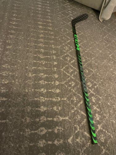 Youth CCM JetSpeed Right Handed Hockey Stick P28 (New)