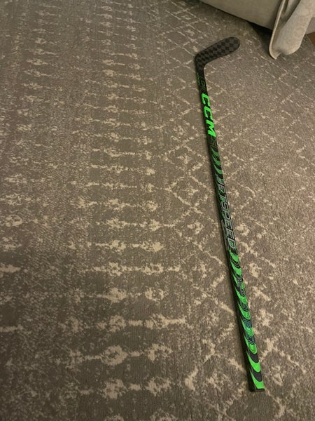 Youth CCM JetSpeed Right Handed Hockey Stick P28 (New)