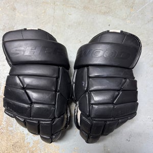Limited Edition Senior Sher-Wood BPM 120 LE Gloves 14" (243/250)