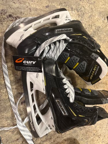 Bauer Hockey Skates Regular Width Size 3 (New)