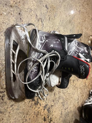 2021 Bauer Vapor Hyperlite Hockey Skates 7 (Used)