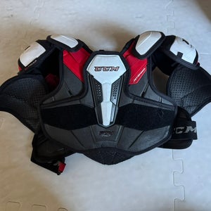 Medium Junior CCM JetSpeed FT4 Pro Shoulder Pads (Used)