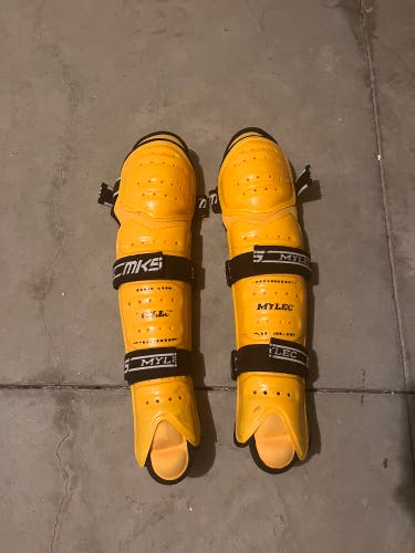 Senior MK5 15" Shin Pads (Used)