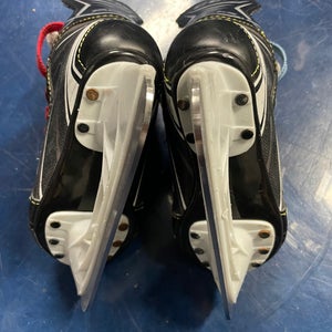 2018 CCM Tacks 9040 Hockey Skates Regular Width 9 (Used)