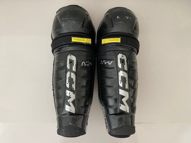 Senior CCM Tacks AS-V Shin Pads 15" guards