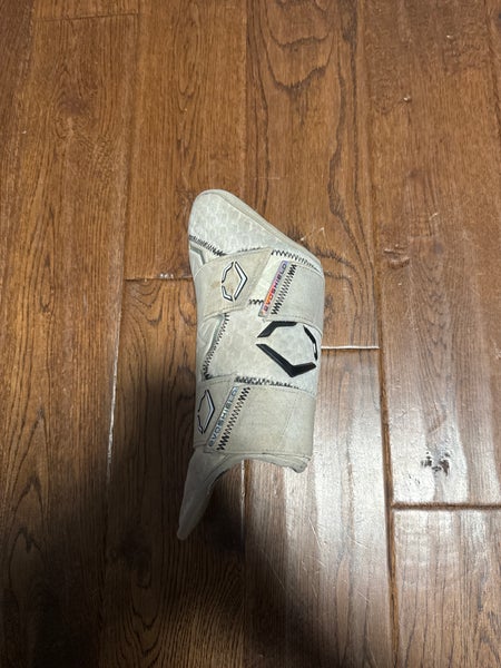 White Senior EvoShield Leg guard Shin Guards (Used)
