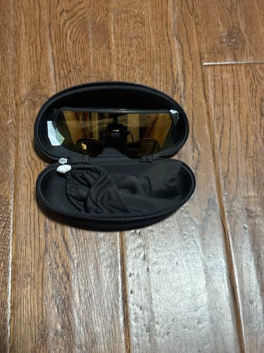 One Size Fits All Oakley Sutro black/goldSunglasses (New)