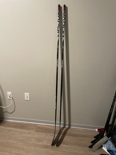 2 Senior Bauer Vapor X Hockey Stick P92M 
New