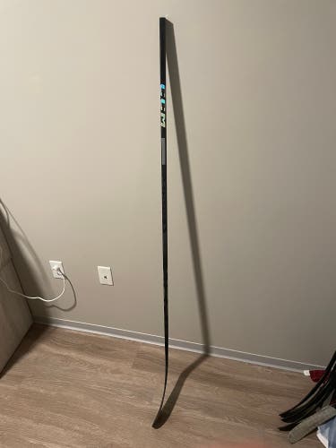 Intermediate CCM Jetspeed FT7 Pro Left Hand Hockey Stick P28 (New)
