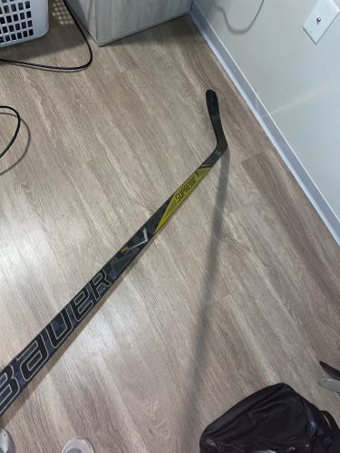 Senior Bauer Supreme 1S Left Hand Hockey Stick Toe Pattern (New)