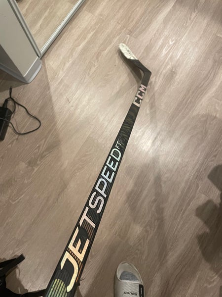 Intermediate CCM JetSpeed FT5 Pro Left Hand Hockey Stick P28 (Used)