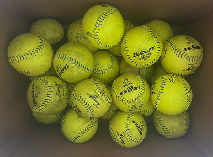 Mens Slowpitch Softballs (24)