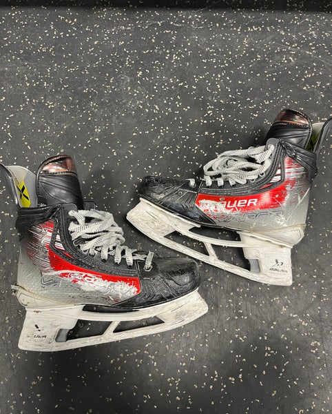 2024 Bauer Vapor Hyperlite 2 Hockey Skates Regular Width 7.5 (Used)