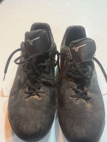 Black Men's Size M 10.5 (W 11.5) Adult Mizuno Molded Cleats Cleats (Used)