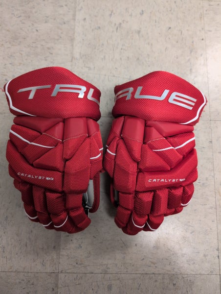 True Catalyst 9X3 Gloves 14" (Used)