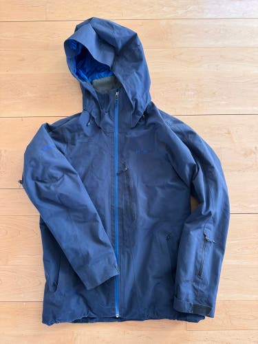Share  Men's Patagonia Insulated Powder Bowl Jacket Medium Navy - Gore Tex - RECCO (Used)