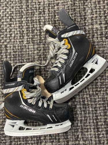 Youth Bauer Supreme One.6 Hockey Skates Regular Width 12 (Used)