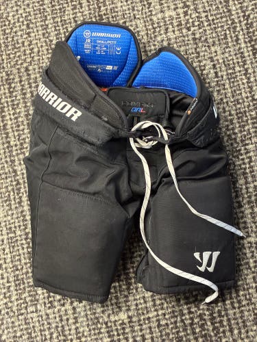 Black Junior Small Warrior Covert Hockey Pants (Used)
