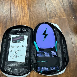 All American Sliding Mitt black/ purple limited edition Bruce bolt