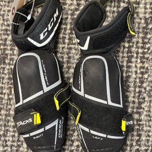 Junior Medium CCM Tacks 9550 Elbow Pads (Used)