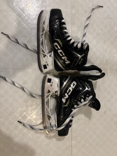 2024 CCM Tacks XF 80 Hockey Skates Regular Width Size 3.5 (Used)