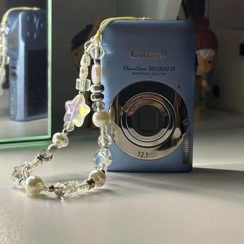 Canon Blue and Silver Cameras-and-accessories(160)14 (New)