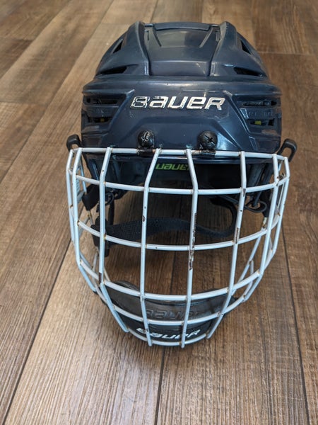 Small Bauer Re-Akt 150 Helmet (Used)